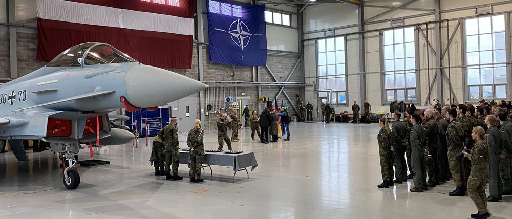 Zeremonie zur Übergabe der Nato Air Policing Mission im lettischen Lielvarde.