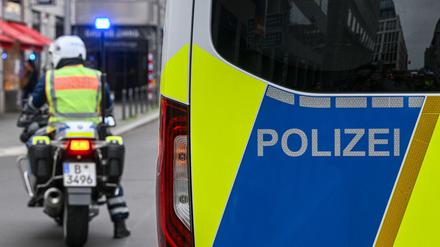 Der Senatsverwaltung für Inneres zufolge sind bei Polizei und Feuerwehr viele Mittel gebunden. (Symbolbild)