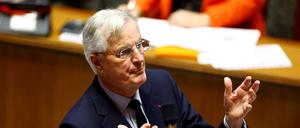 Der französische Premierminister Michel Barnier spricht während der Fragestunde an die Regierung in der Nationalversammlung in Paris, Frankreich, 26. November 2024. Durch die aktuelle Finanzkrise Frankreichs gerät er zunehmend unter Druck.