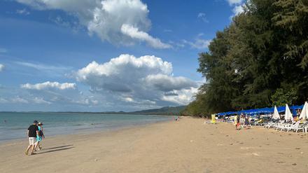 Die Region Khao Lak ist für schöne Sandstrände bekannt und gerade bei deutschen Touristen beliebt. (Archivbild)