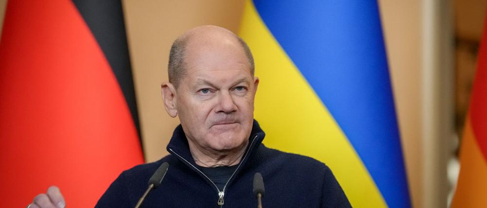 Entschlossene Miene: Scholz in Kiew.