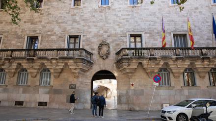 Im Mordprozess um den Tod eines deutschen Urlaubers auf Mallorca sind noch viele Fragen offen. (Archivbild)