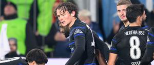 29.11.2024, Sachsen-Anhalt, Magdeburg: Fußball: 2. Bundesliga, 1. FC Magdeburg - Hertha BSC, 14. Spieltag, Avnet Arena. Herthas Fabian Reese  (M) reagiert auf dem Platz. (zu dpa: «Herthas Fiél vorsichtig mit Reese: «Das ist das Schwerste»») Foto: Hendrik Schmidt/dpa +++ dpa-Bildfunk +++