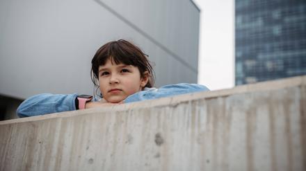 Die Angst vor Kriegen, Terrorismus, Wirtschaftskrisen und Klimakrise hat sich zwischen 2023 und 2024 bei Kindern und Jugendlichen signifikant erhöht.