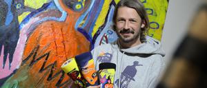 Allan Paul hat drei Sockendesigns entworfen, die Ausschnitte aus seinen Bildern sind.