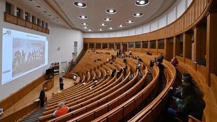 Blick in einen Hörsaal.