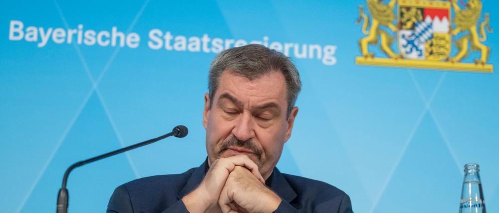 Markus Söder (CSU) stellte sich bei seinem Unternehmensbesuch bei McDonald's an die Fritteuse ‒ und erntete im Internet viel Häme. (Archivbild)