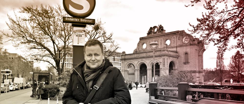 Eine virtuelle Runde Berlin: Klaus Lederer wollte die Fahrt coronabedingt lieber außerhalb der S-Bahn aufnehmen.