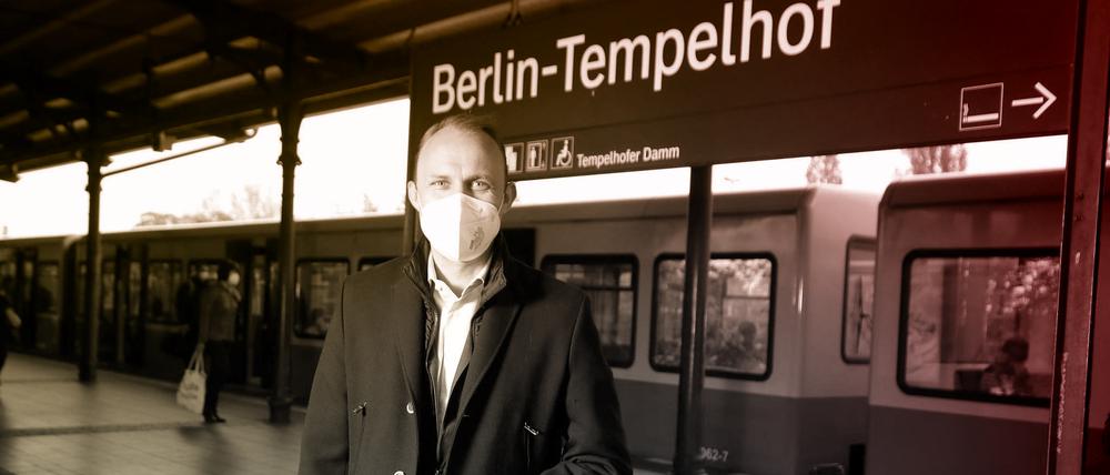 Startbahnhof Tempelhof: Sebastian Czaja steigt im Berliner Süden in die Ringbahn.