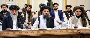 Vertreter der Taliban während eines bilateralen Treffens mit dem Sekretär des russischen Sicherheitsrates, Sergej Schoigu, im Chahar-Chinar-Palast in Kabul (Symbolbild).