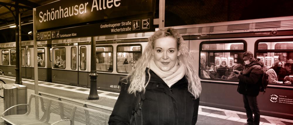 Theresa Brückner ist in Pankow aufgewachsen. Start der Tour ist die Schönhauser Allee.