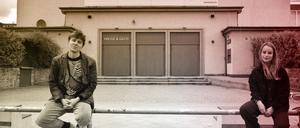 Matthias Rohde, Frontmann der Berliner Band „Von Wegen Lisbeth“, und Tagesspiegel-Redakteurin Ann-Kathrin Hipp.
