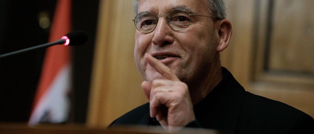 Der langjährige Bundestagsabgeordnete Gregor Gysi ist wieder Direktkandidat für den Berliner Wahlkreis Treptow Köpenick.