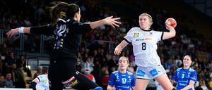 Die deutschen Handballerinnen stehen nach dem Sieg gegen Island in der EM-Hauptrunde.