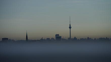 Die Temperaturen in Berlin und Brandenburg liegen bei maximal fünf Grad, wie der Deutsche Wetterdienst mitteilt. (Symbolbild)