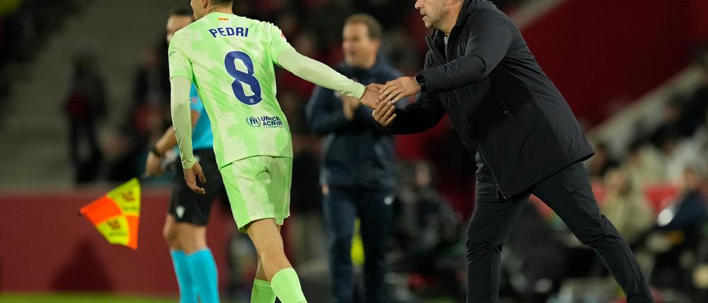 Barça-Trainer Flick führt seine Elf in Mallorca zum Erfolg.