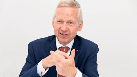 Lutz Goebel leitet den Normenkontrollrat, Deutschlands Wächter für Bürokratieabbau.