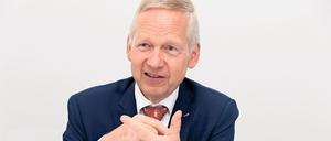 Lutz Goebel leitet den Normenkontrollrat, Deutschlands Wächter für Bürokratieabbau.