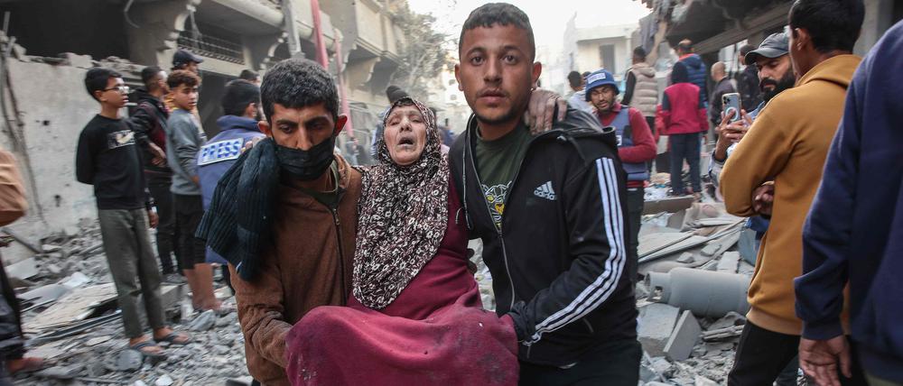 Mutwillige und gezielte Zerstörung? Israel greift nach wie vor Ziele im Gazastreifen an.