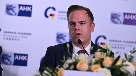 AHK-Vorstandsmitlied Maximilian Butek spricht über die Geschäftsaussichten der Deutschen in China. 