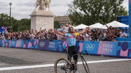 Der belgische Doppel-Olympiasieger Remco Evenepoel hat die Operation nach seinem Trainingsunfall gut überstanden.