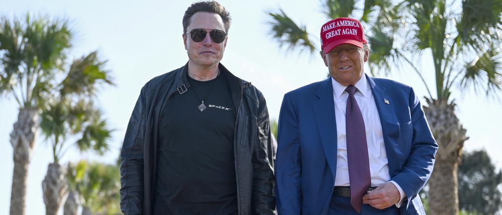 Der designierte US-Präsident Donald Trump (r.) kommt am 19. November mit Elon Musk zum Start des sechsten Testflugs der SpaceX-Starship-Rakete.