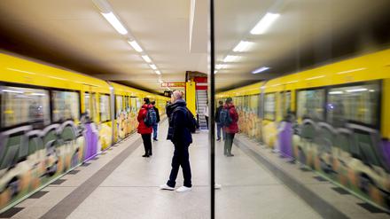 Kommt die U-Bahn, oder nicht? Auf die App der BVG ist bei dieser Frage kein Verlass. (Symbolbild)  