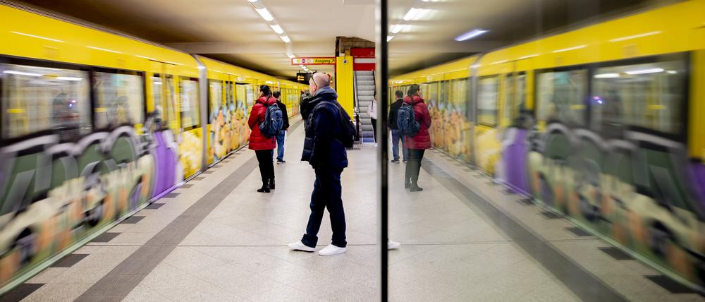 Kommt die U-Bahn, oder nicht? Auf die App der BVG ist bei dieser Frage kein Verlass. (Symbolbild)