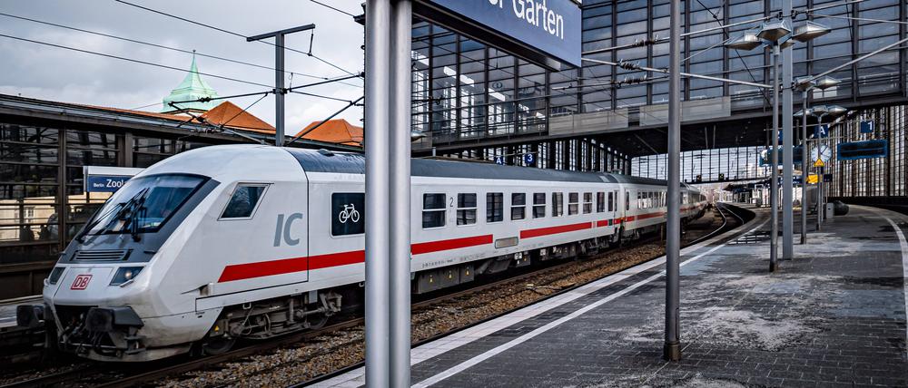 Der Bahnhof Zoologischer Garten.