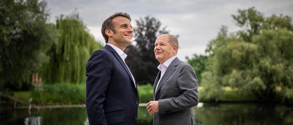 Bundeskanzler Olaf Scholz und der französische Präsident Emmanuel Macron bei ihrem Treffen 2024 in Potsdam.