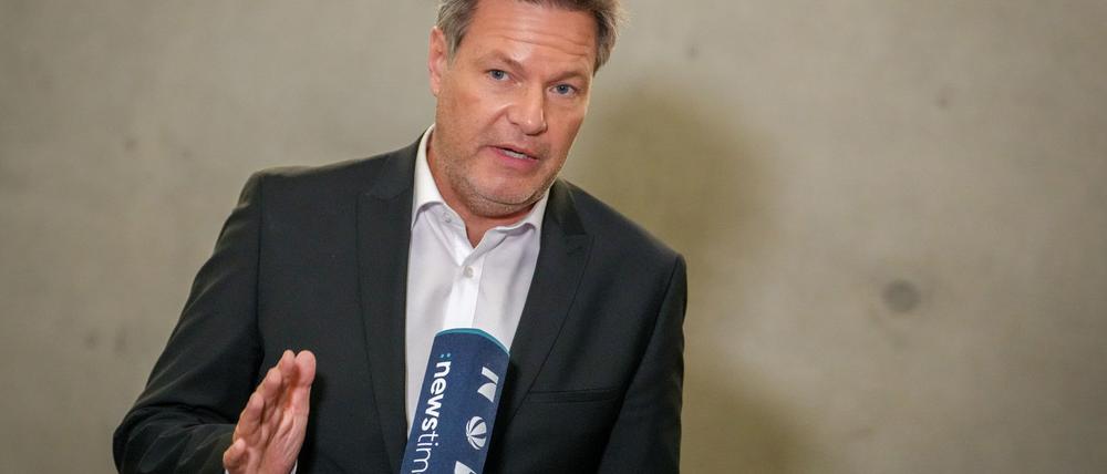 Wirtschaftsminister Habeck wehrt sich gegen Vorwürfe in der Northvolt-Krise (Archivbild).