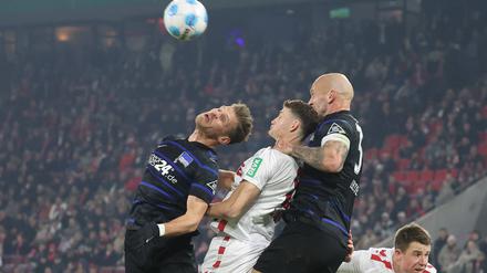 Florian Niederlechner Berlin 7, GER, 1. FC Koeln vs. Hertha BSC Berlin, DFB-Pokal, Achtelfinale, Saison 2024/2025, 04.12.2024 GER, 1. FC Koeln vs. Hertha BSC Berlin, DFB-Pokal, Achtelfinale, Saison 2024/2025, 04.12.2024 Koeln *** Florian Niederlechner Berlin 7 , GER, 1 FC Koeln vs Hertha BSC Berlin, DFB Pokal, Round of 16, Season 2024 2025, 04 12 2024 GER, 1 FC Koeln vs Hertha BSC Berlin, DFB Pokal, Round of 16, Season 2024 2025, 04 12 2024 Koeln Copyright: xEibner-Pressefoto/JoergxNiebergax EP_JNL