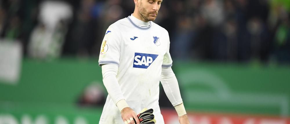Pokal-Aus nach eigenem Patzer: Hoffenheims Torwart Oliver Baumann.