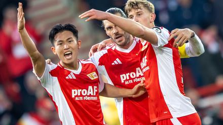 Stuttgarts Angreifer Woo-Yeong Jeong (l.) ist derzeit an Union Berlin ausgeliehen. 
