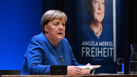 Merkel hat das Buch mit ihrer ehemaligen Büroleiterin Beate Baumann verfasst. (Archivbild)