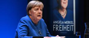 Merkel hat das Buch mit ihrer ehemaligen Büroleiterin Beate Baumann verfasst. (Archivbild)