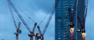 Die schwarz-rote Landesregierung will Bauen in Berlin beschleunigen und dafür Genehmigungsverfahren vereinfachen. (Archivfoto)
