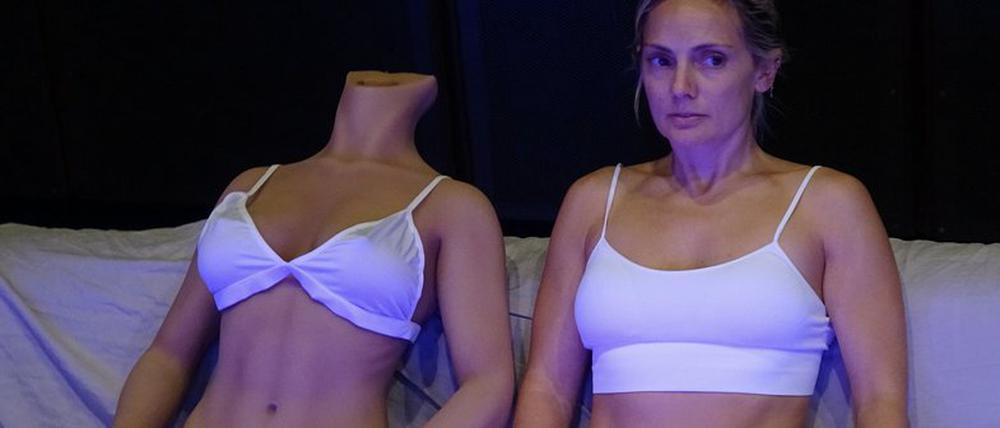 „Beyond Love“ von Dragana Bulut am Hebbel am Ufer
