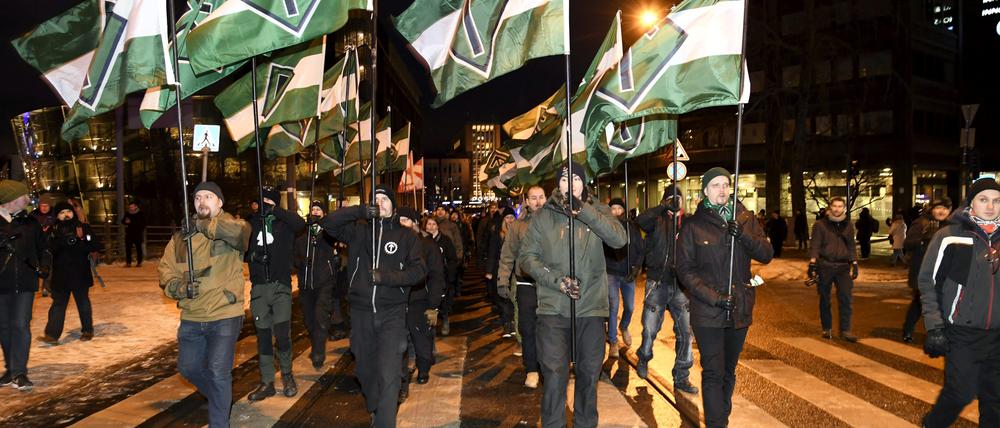 Mitglieder der rechtsextremen „Nordischen Widerstandsbewegung“ beim Unabhängigkeitstag 2017.