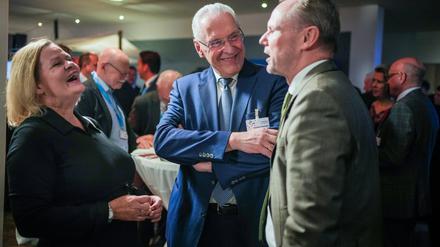 Die gute Stimmung zum Auftakt der Innenministerkonferenz in Brandenburg hielt nur bis zum Start der Verhandlungsrunden. Bundesinnenministerin Nancy Faeser ist sich mit Bayerns Innenminister Joachim Herrmann und Hamburgs Innensenator Andy Grote in den Migrationsfragen nicht einig.