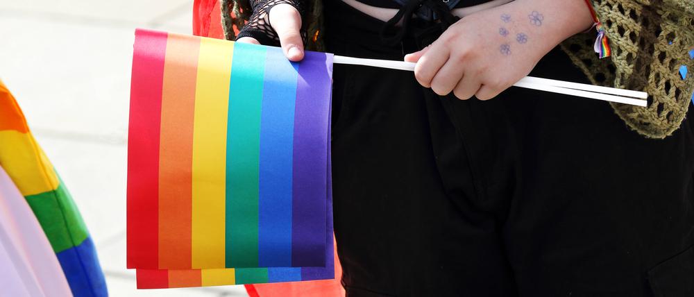 Junge Queers könnten in Berlin ihre Jugendzentren verlieren.
