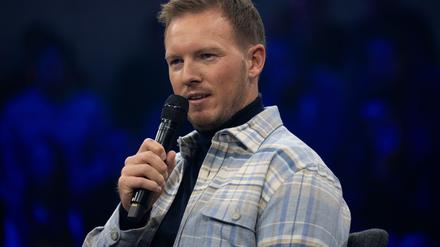 Bundestrainer Julian Nagelsmann blickt bei einer Veranstaltung in München auch auf seine Zeit beim FC Bayern zurück.