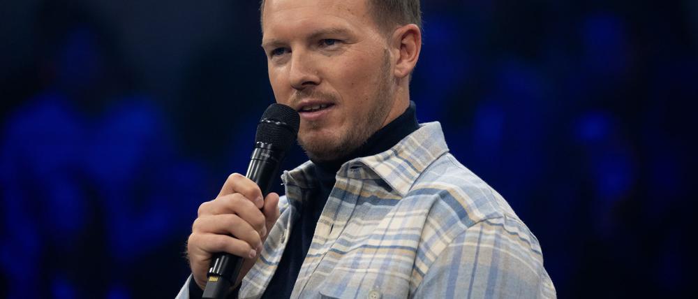 Bundestrainer Julian Nagelsmann blickt bei einer Veranstaltung in München auch auf seine Zeit beim FC Bayern zurück.