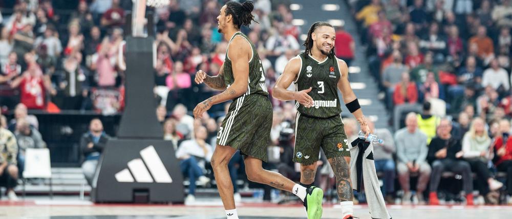 Carsen Edwards (r) lief im dritten Viertel mit 15 Punkten heiß.