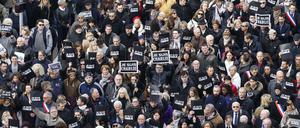 Unter dem Motto „Je suis Charlie“ drückten zahlreiche Menschen nach dem Anschlag auf das Satiremagazin ihre Solidarität aus, hier eine Demonstration in Nizza am 10. Januar 2015.