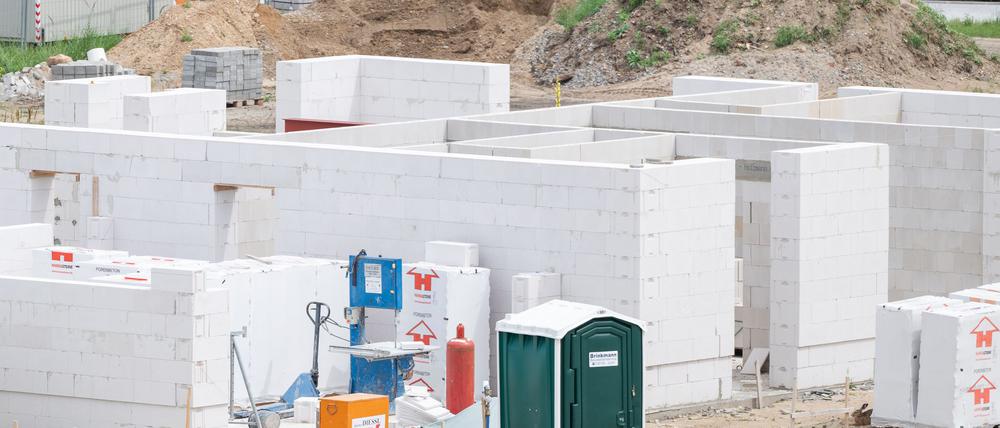 Das Tal der Krise im Wohnungsbau ist nach Angaben der Branche erreicht. (Archivbild)