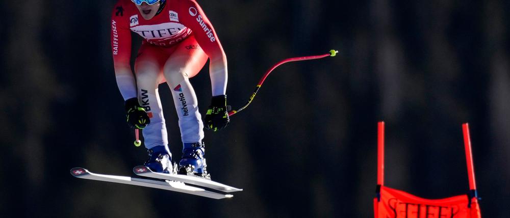 Gesamtweltcupsieger Marco Odermatt war auch in der ersten Abfahrt dieser Saison direkt wieder auf dem Podest.