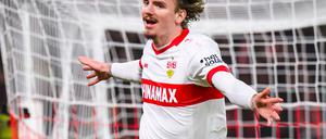 Nick Woltemade lässt die VfB-Fans jubeln.