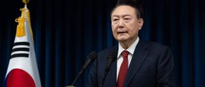 Südkoreas Präsident Yoon Suk Yeol bei einer Ansprache im Präsidialamt in Seoul (Archivbild)