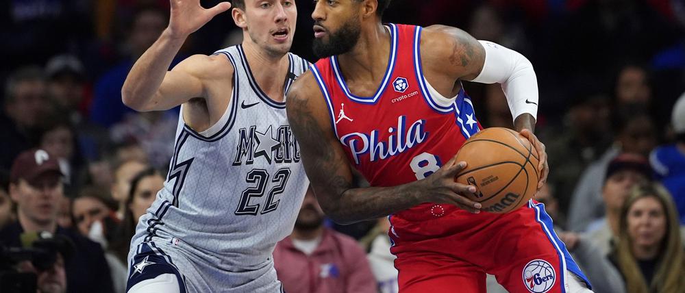 Franz Wagner (l.) und die Orlando Magic unterlagen Paul Georges Philadelphia 76ers nach einem schwachen zweiten Viertel.